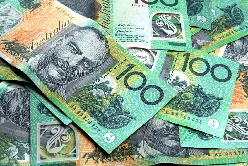 Australijski dolar je ojacao iako je prodaja novih motornih vozila u Australiji pala u septembru